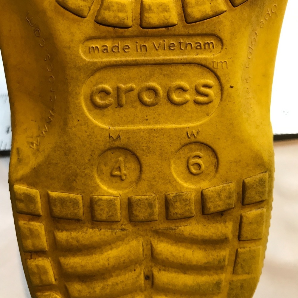 Crocs Yellow Clogs Slip On Casual Beach Garden Comfort Shoes M4 W6 Lightweight - Picture 14 of 16